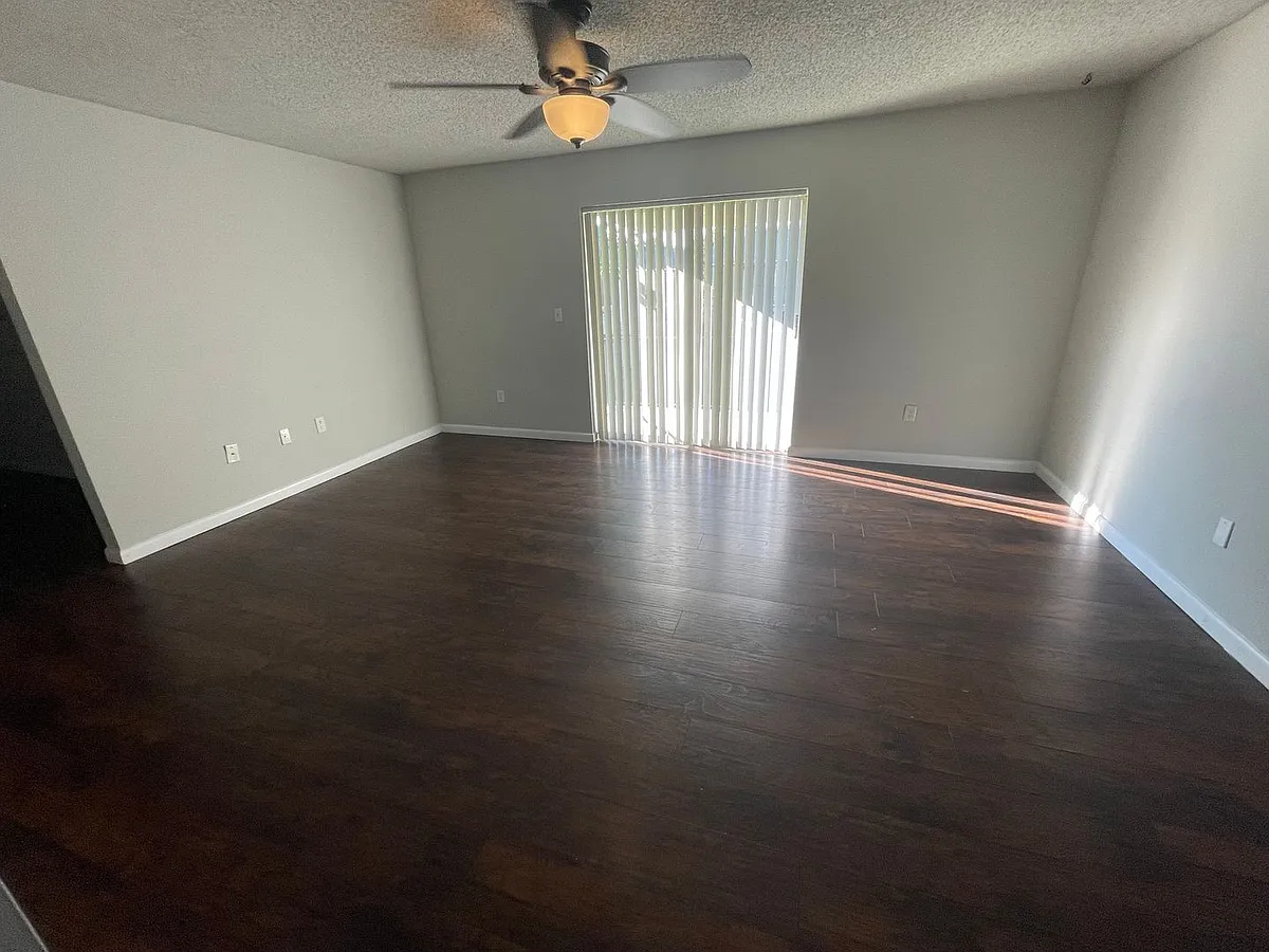 Building Photo - 525 Conway Rd #220