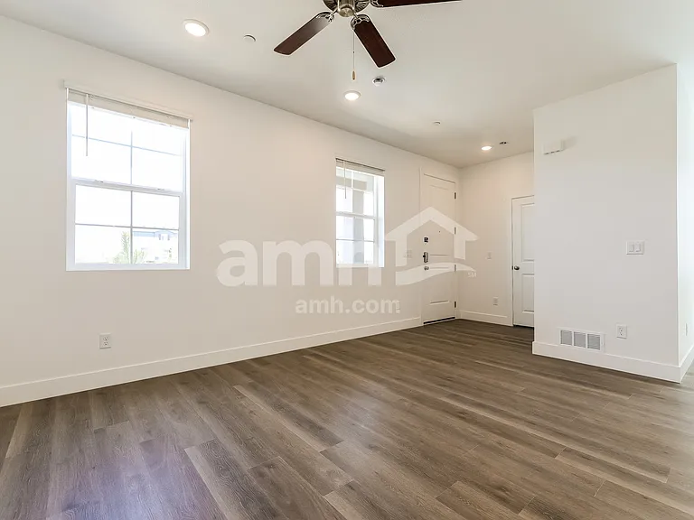 10265 Peoria Pkwy — Photo 6