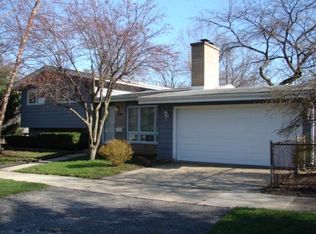 2310 Alta Vista Dr, Waukegan, IL 60087