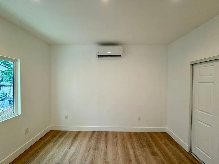 5250 Los Altos Plaza — Photo 12