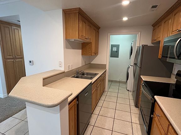 2nd image of 242 N 500 W APT 101
