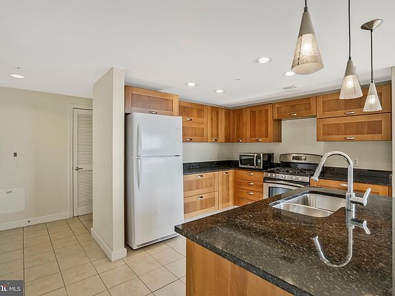 3rd image of 2451 Midtown Ave #1114