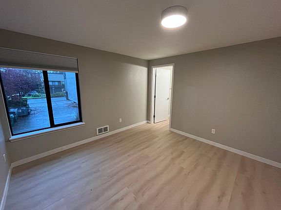 5th image of 10740 Greenwood Ave N APT 5