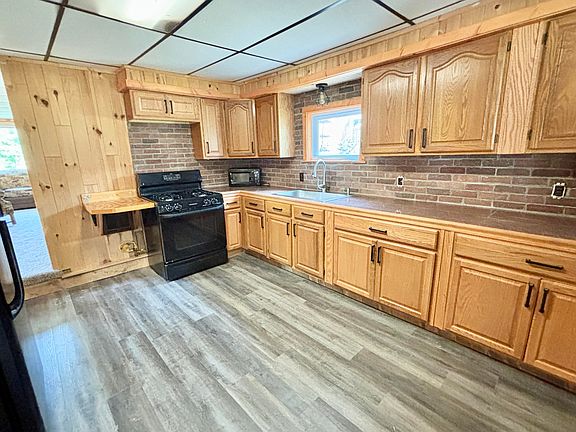 2nd image of 3921 Cheney Rd