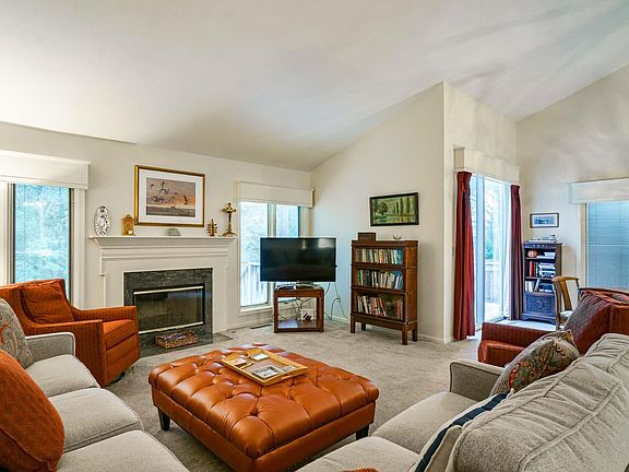 3rd image of 17976 Ashmont Pl