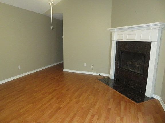 5th image of 2022 Armstrong Ave