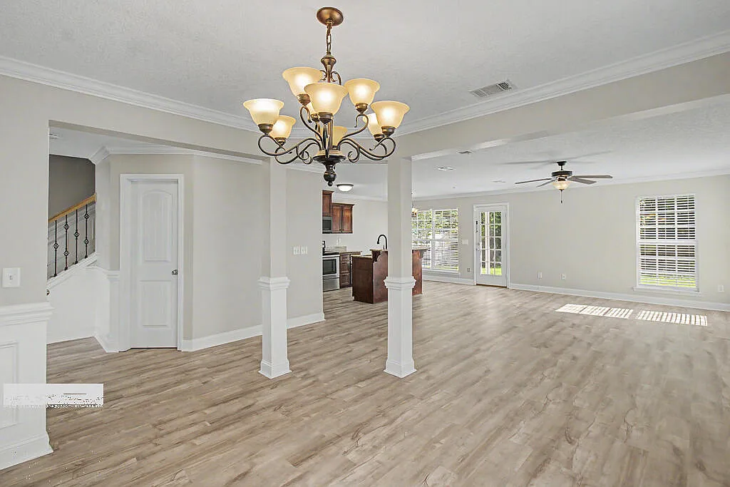 3 bed, 2.5 bath, 2039 sqft, $2,150 — Photo 3