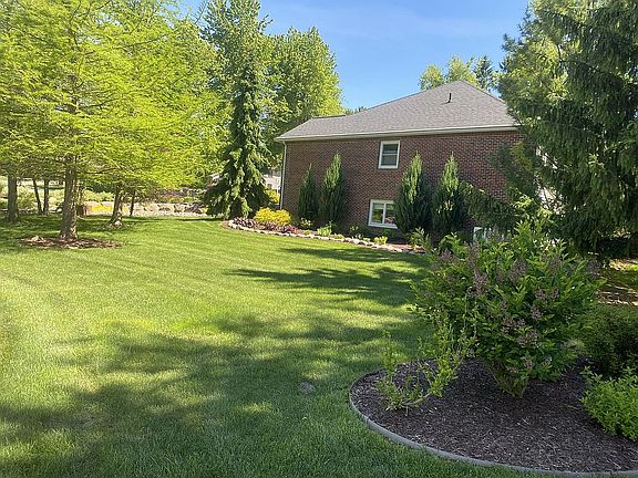 3rd image of 2061 Theresa Ave