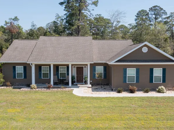 2604 Alton Cir, Waycross, GA 31501