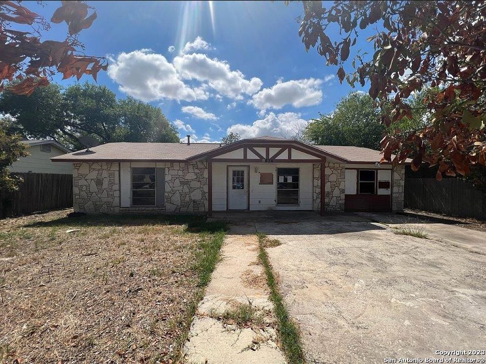 1st image of 8834 FIVE PALMS DR