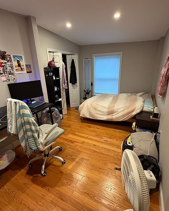 1st image of 142 Newbury Ave #142