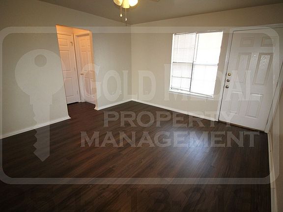 3rd image of 3304 Barcelona Dr #B
