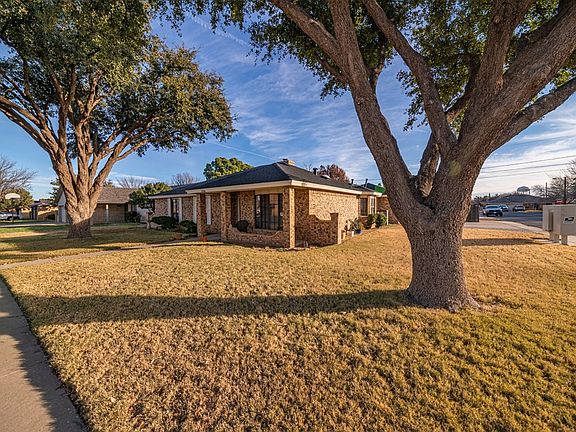 4th image of 2200 Abbey Pl