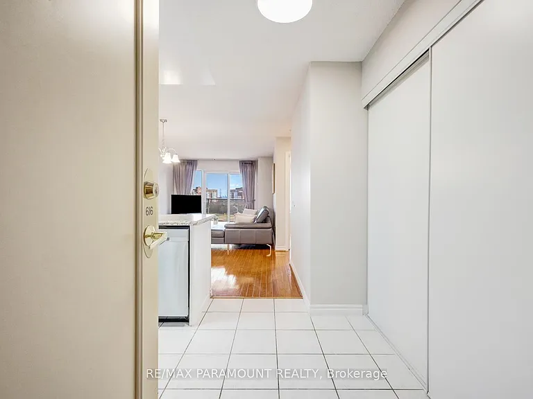 25 Kingsbridge Garden Cir #616 — Photo 7