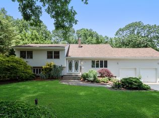21 Glenwood Dr, Tinton Falls, NJ