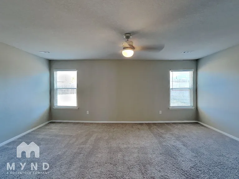 2109 N Lexington St — Photo 11