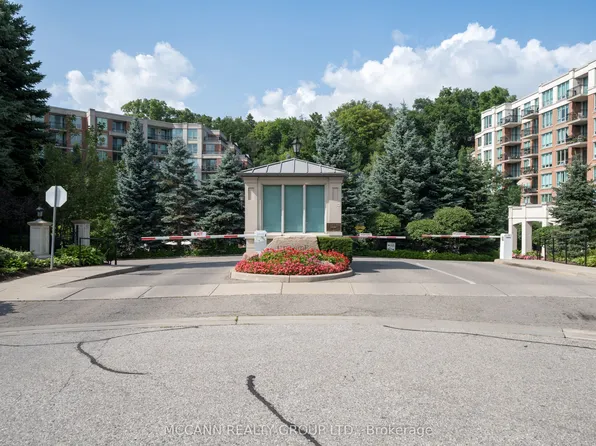 28 William Carson Cres #221, Toronto, ON M2P 2H1