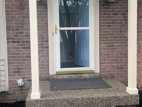 4th image of 151 Gardiner Lake Rd