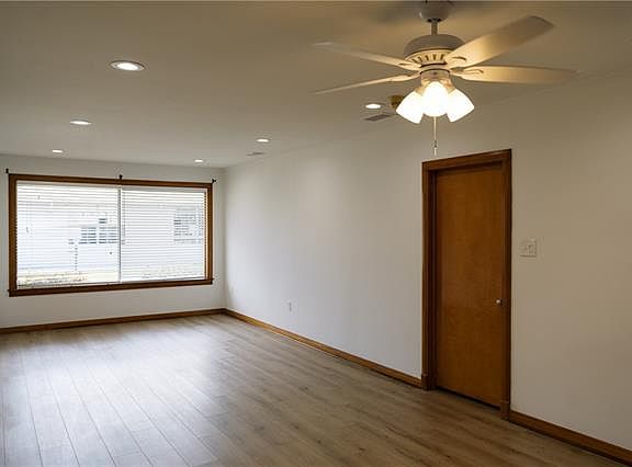 2nd image of 6 Gelbke Dr