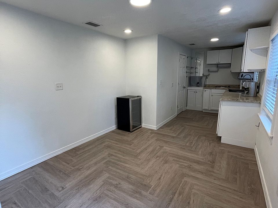 Entrance to Living room