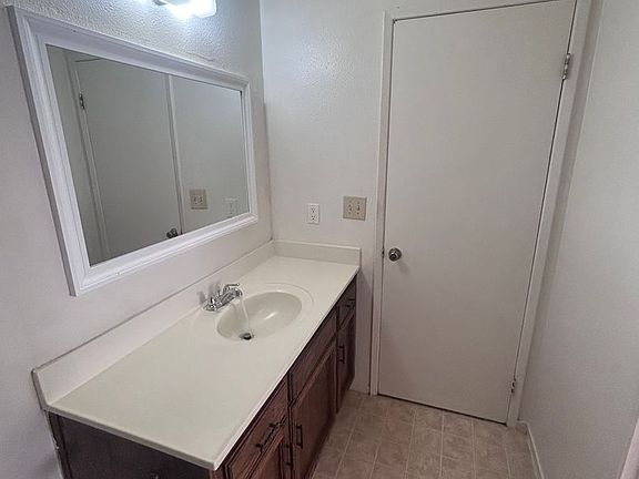 5th image of 4220-4226 W Cypress St #4224