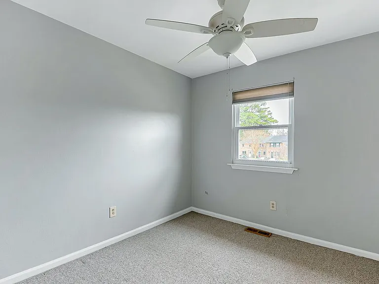 945 Indian Cir — Photo 21