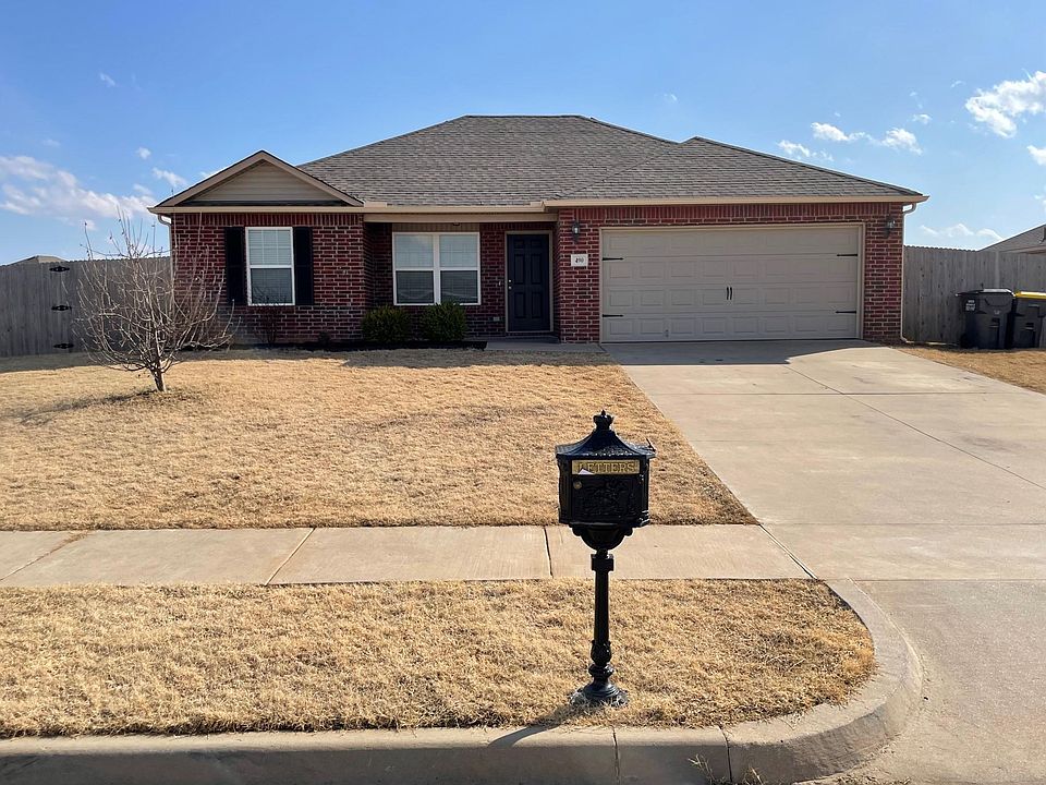 front of house; corner lot; close to Glenpool schools, 151st Street, Hwy 75, restaurants, and shopping; 2 car garage