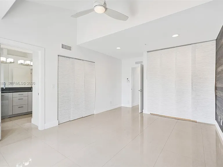 820 NE 7th St #G — Photo 51