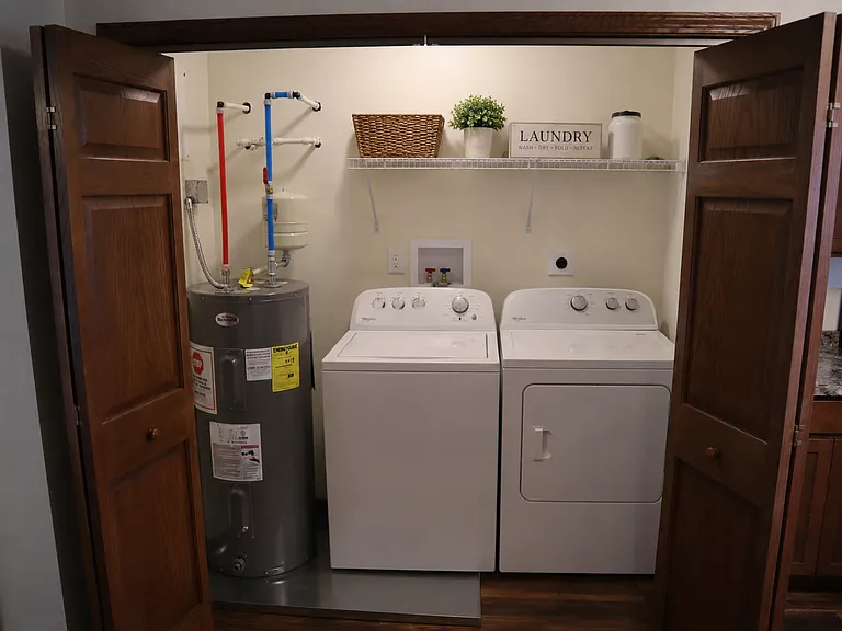 Dreamsville Apartments — Photo 25