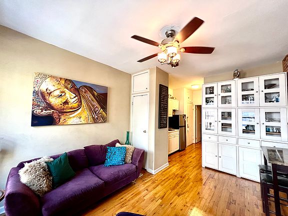 3rd image of 438 W 49th St APT 2D