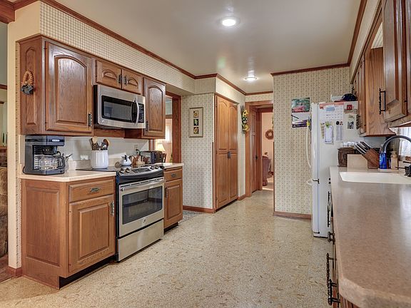 3rd image of 515 Melrose Ct