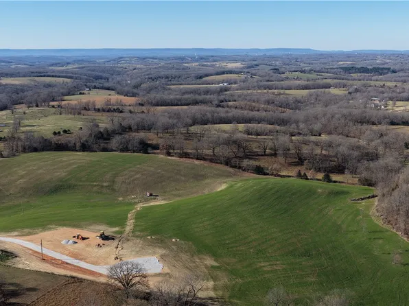 4650 McKinley Ln, Harrison, AR 72601