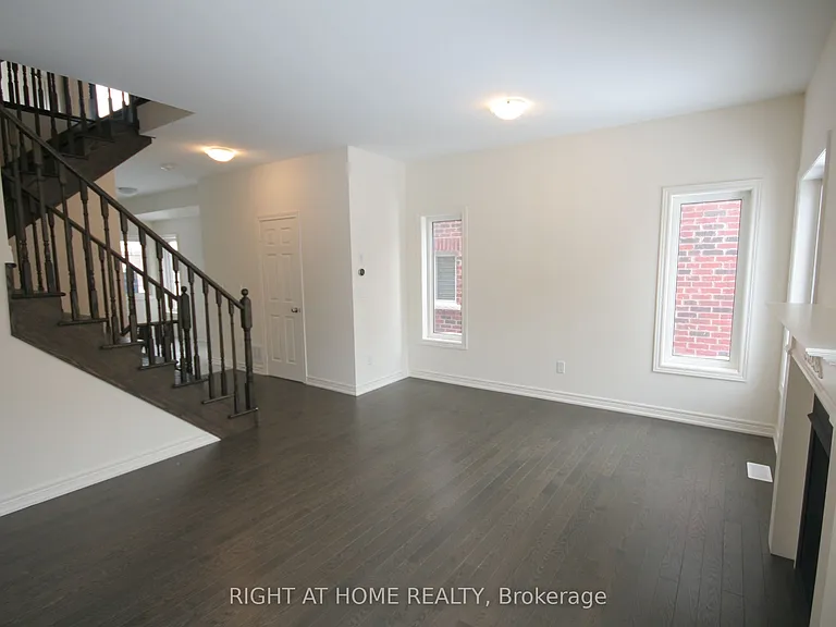3949 Tufgar Cres — Photo 11