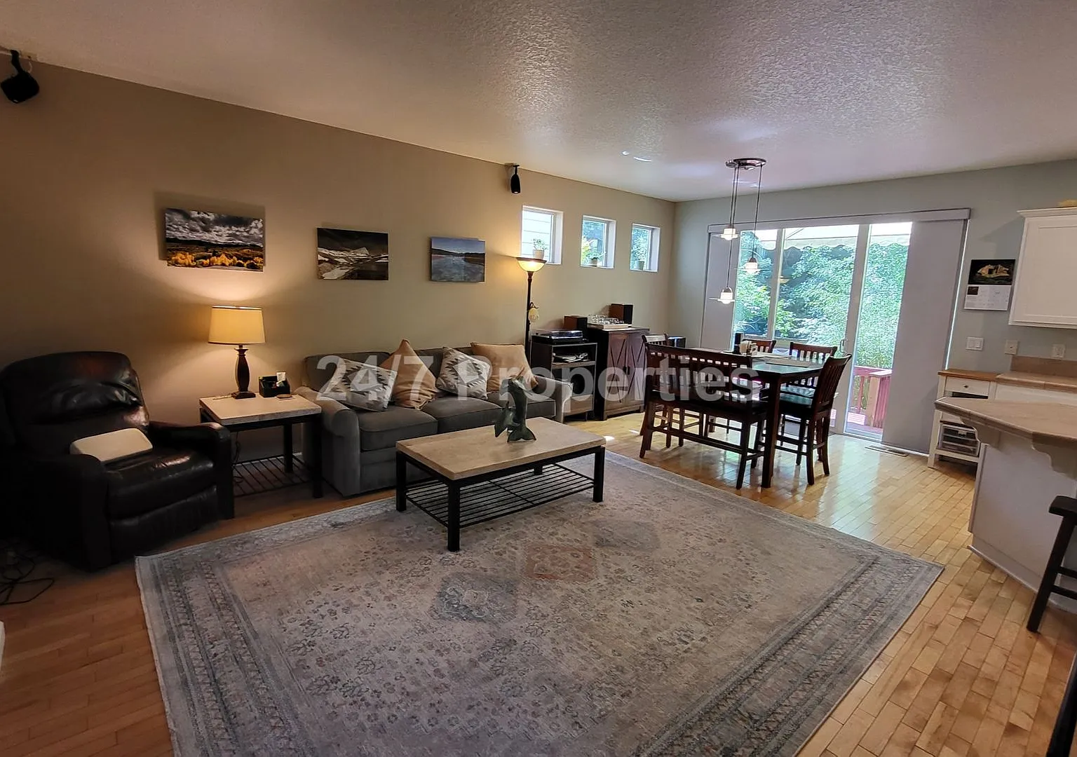 Beautiful 3 BD | 2.5 BA Near Tanner Creek - West Linn — Photo 4