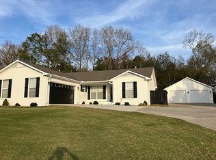 102 Castleton Rd, Florence, AL 35633