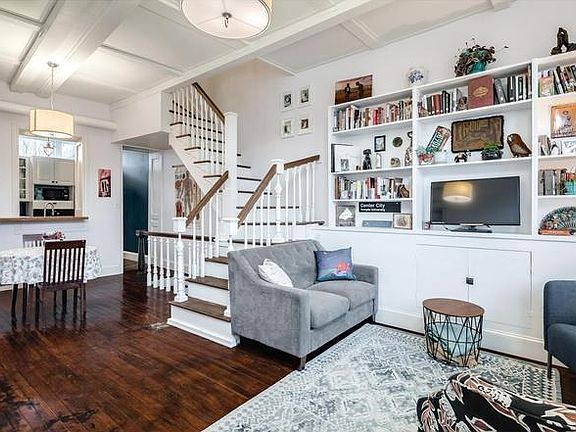 3rd image of 2113 E Cumberland St