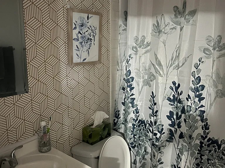 225 Gladstone Ave — Photo 34