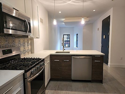 1st image of 420 Jefferson Ave APT 1