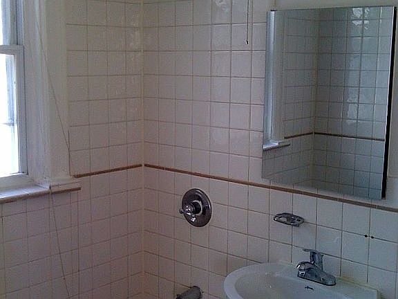 2nd image of 181 Lexington Ave