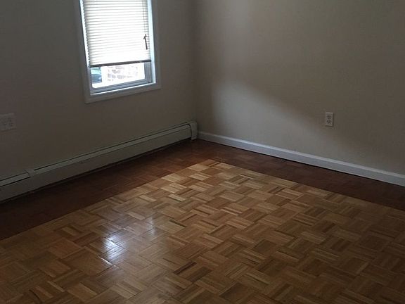 2nd image of 2523 23rd St #2