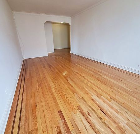 3rd image of 115-14 Queens Blvd #E2