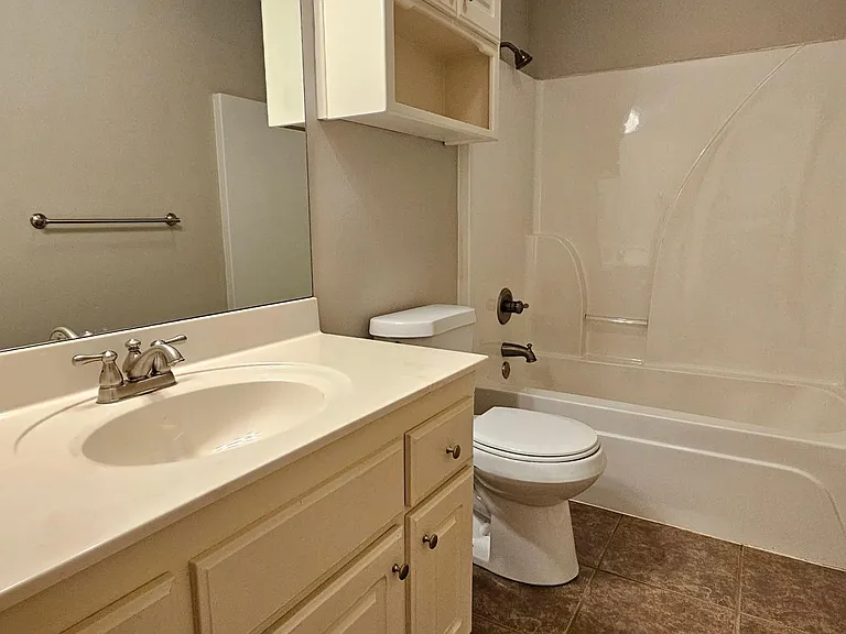 142 Weathering Dr — Photo 11