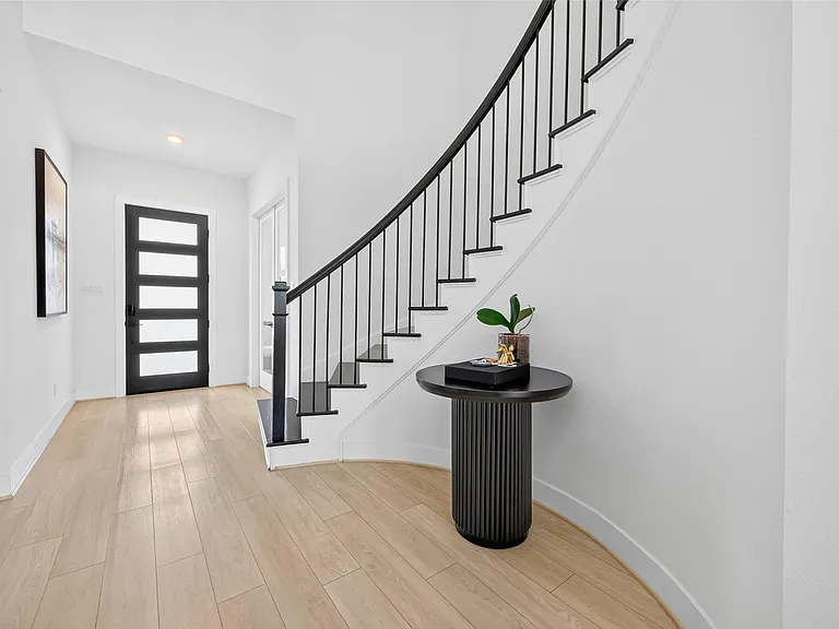 9623 Lakeside Arbor Way — Photo 4