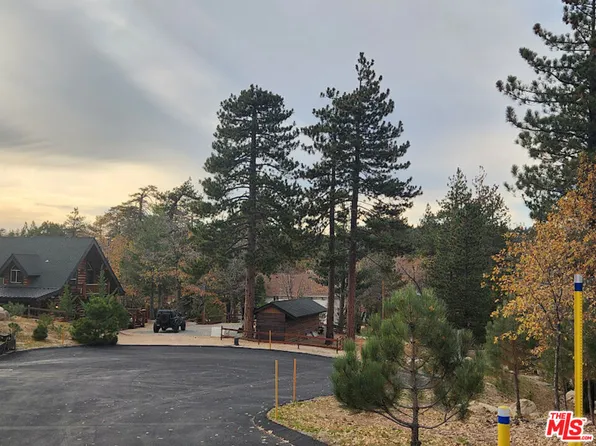 32240 Whisper Dr, Running Springs, CA 92382