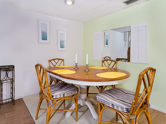 5th image of 744 Donax St