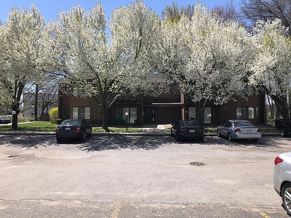 4th image of 122 Burke Ave #21
