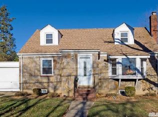 319 Oltmann Rd, East Meadow, NY 11554