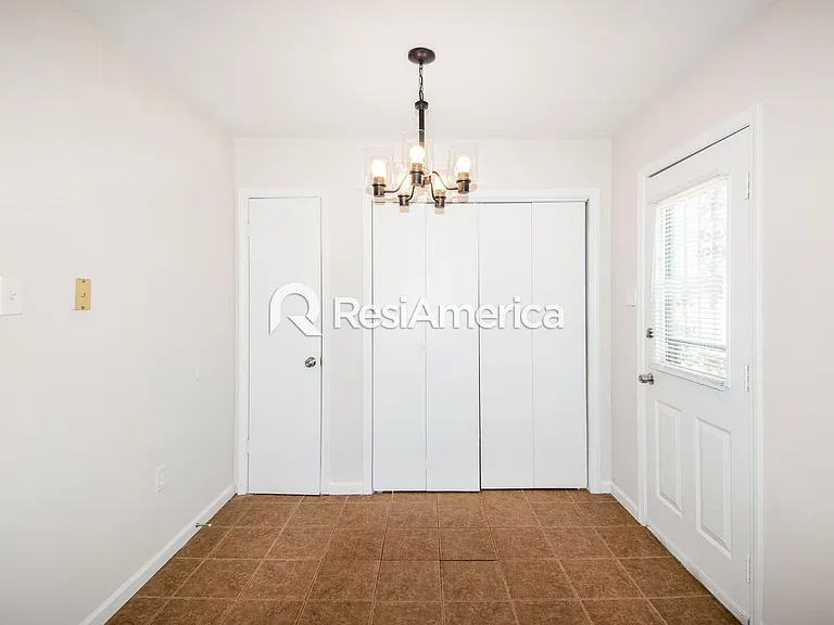 4470 Hunter Bay Dr — Photo 4