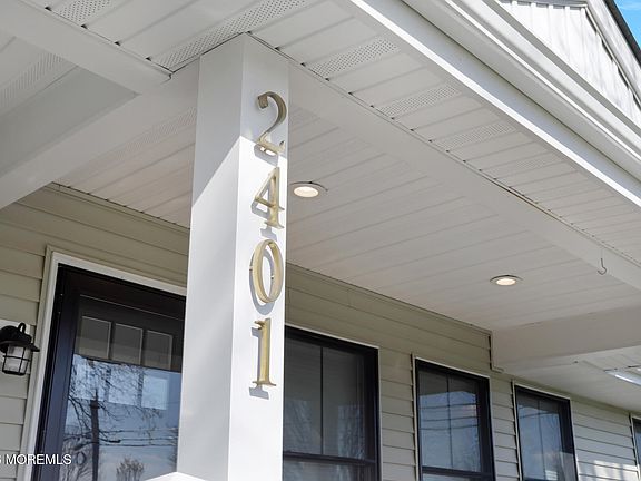 4th image of 2401 Fairview Drive