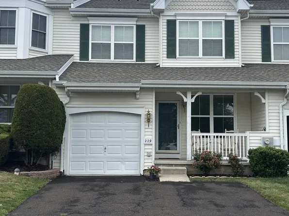229 Coventry Rd, Chalfont, PA 18914